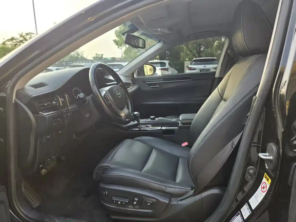 LEXUS ES 2013