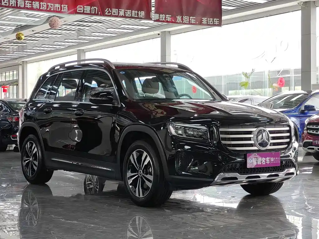 MERCEDES BENZ GLB 2024