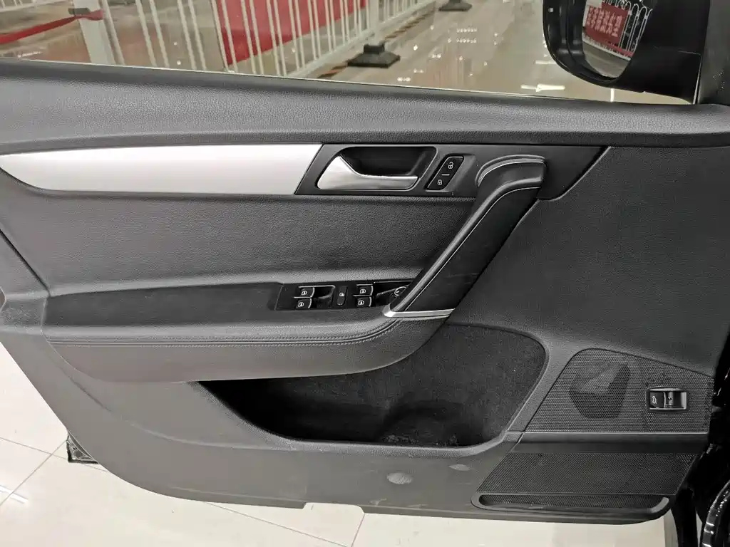 VOLKSWAGEN MAGOTAN 2016
