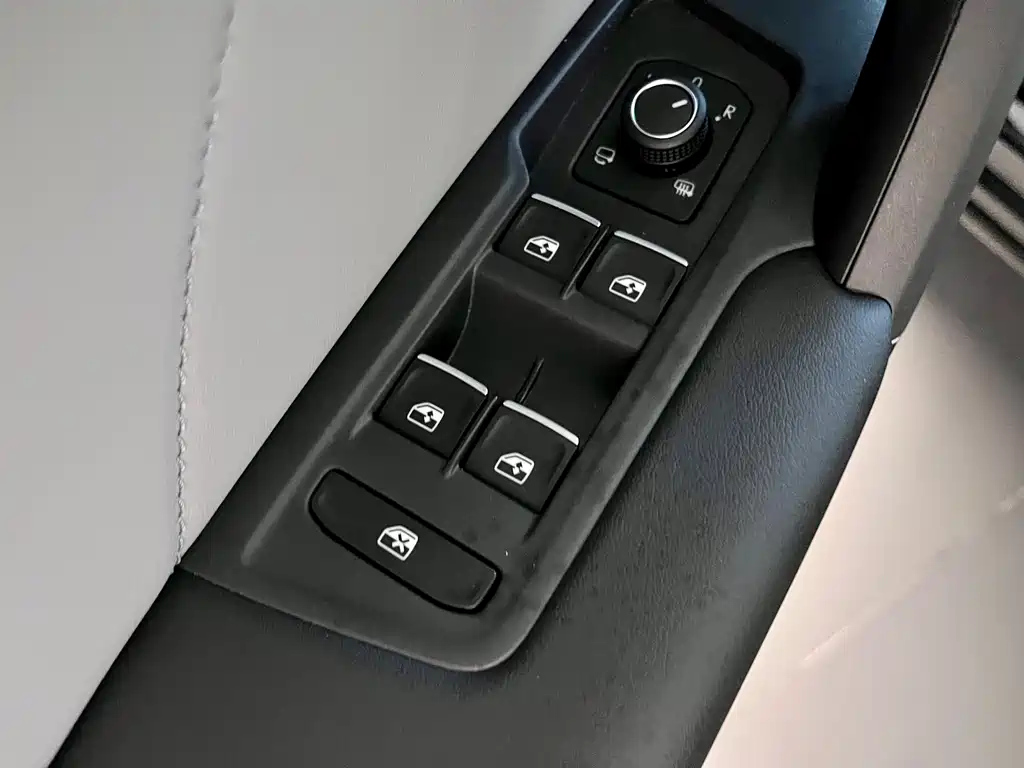 VOLKSWAGEN TAYRON 2023