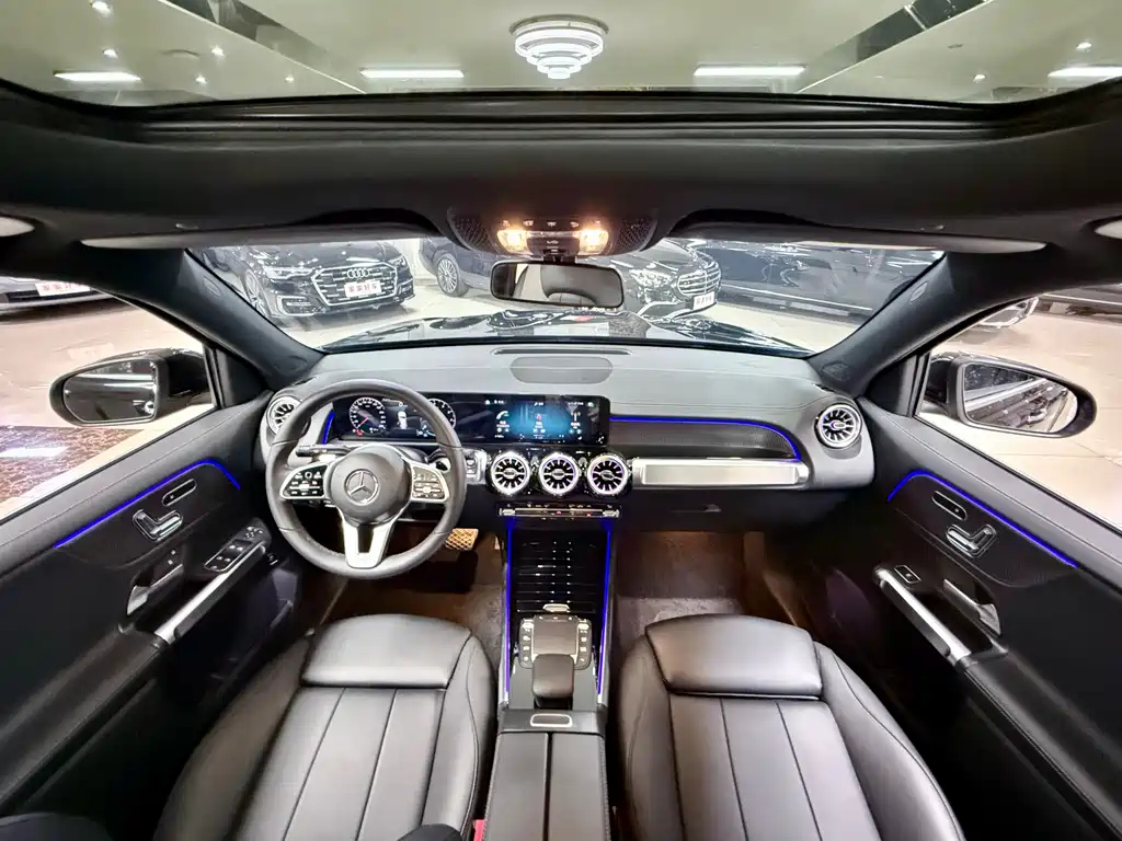 MERCEDES BENZ GLB 2023