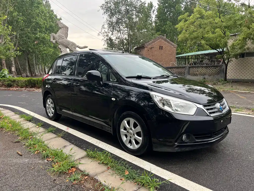 VENUCIA R50 2013