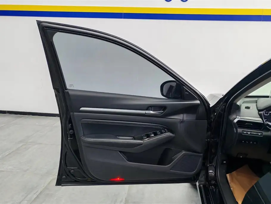 NISSAN TEANA 2021