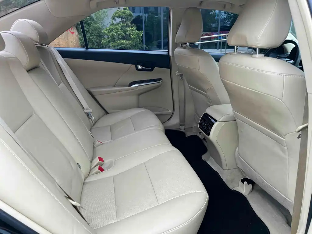 TOYOTA CAMRY 2016