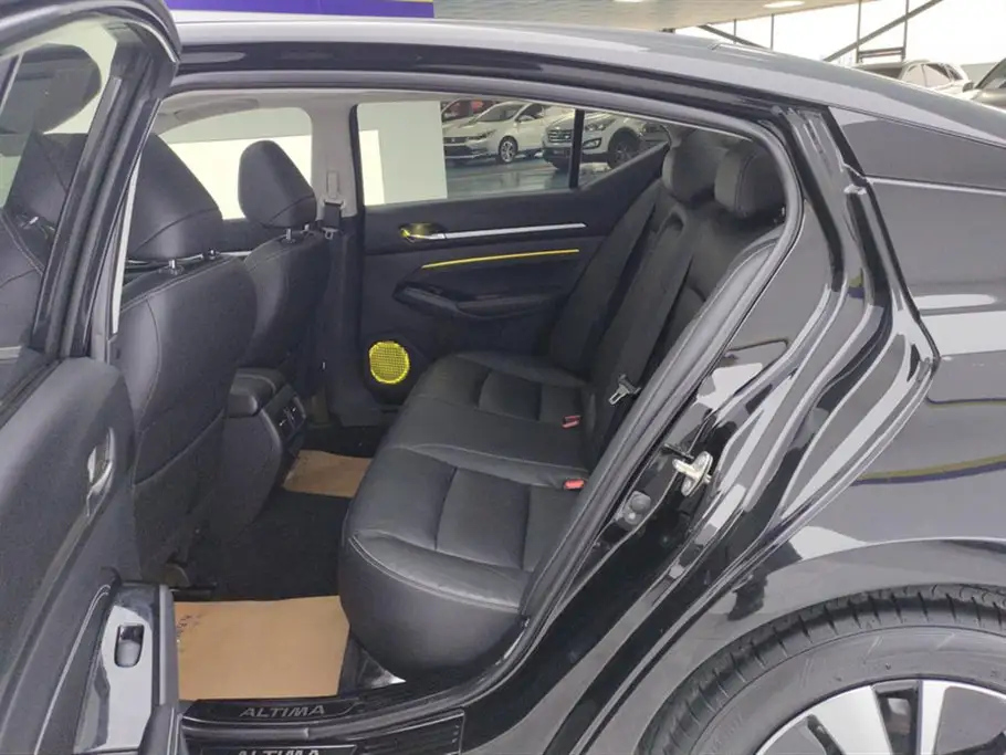 NISSAN TEANA 2021