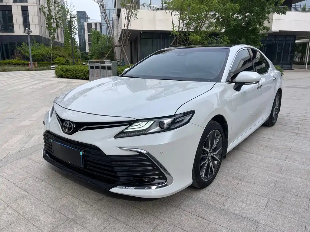TOYOTA CAMRY 2023
