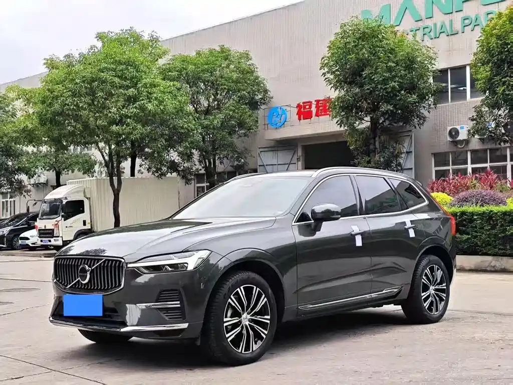 VOLVO XC60 2022