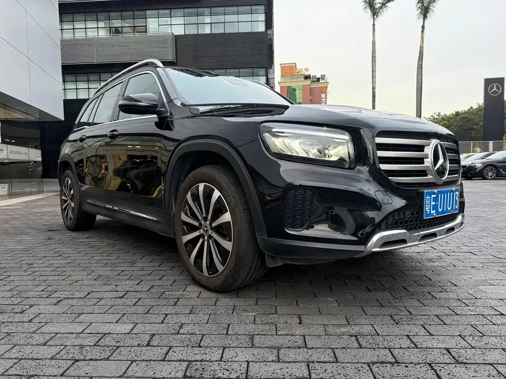 MERCEDES BENZ GLB 2024