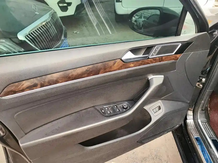 VOLKSWAGEN MAGOTAN 2017