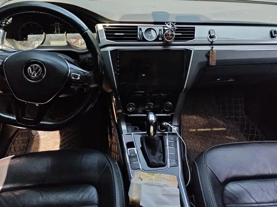 VOLKSWAGEN PASSAT 2016