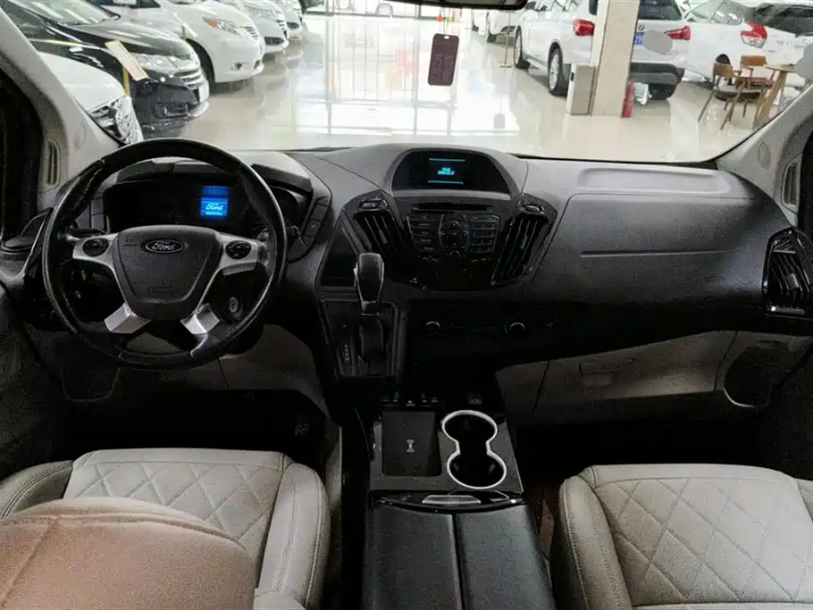 FORD TOUREO 2017