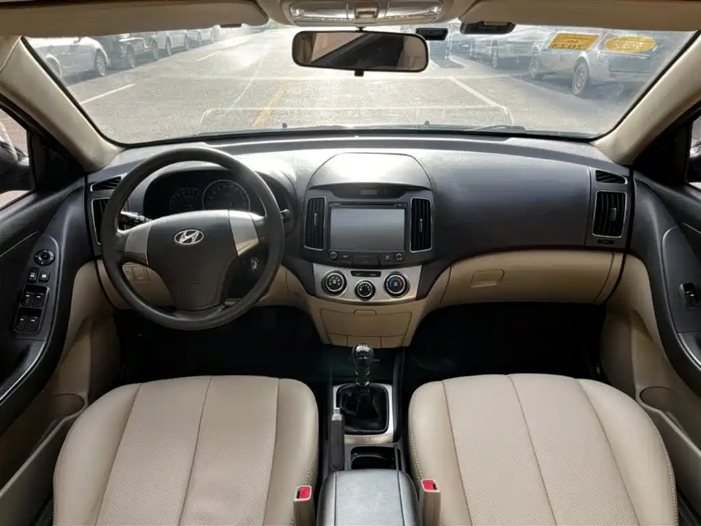 HYUNDAI CELESTA 2011