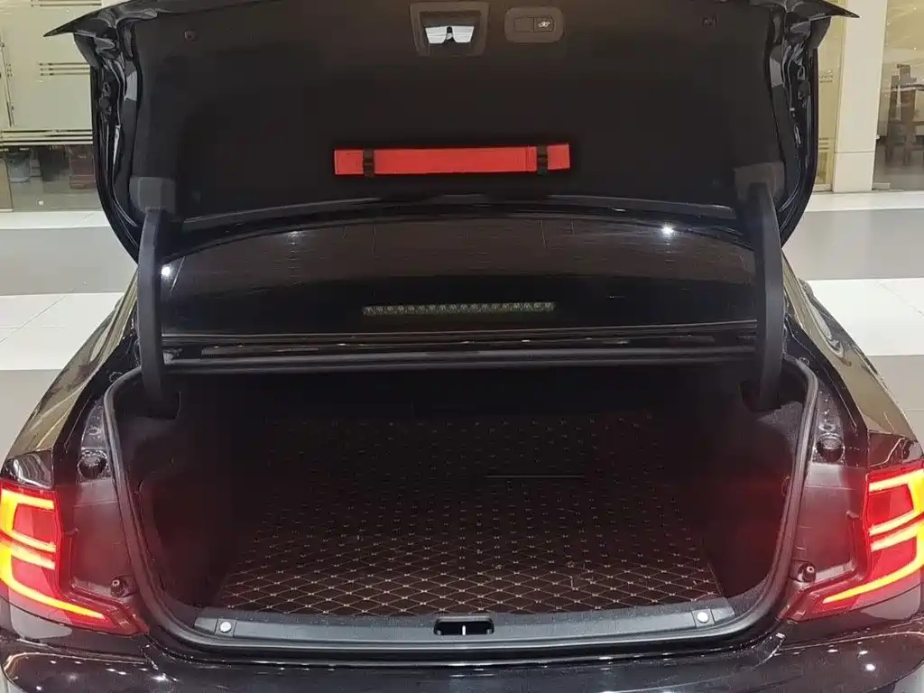 VOLVO S90 2017