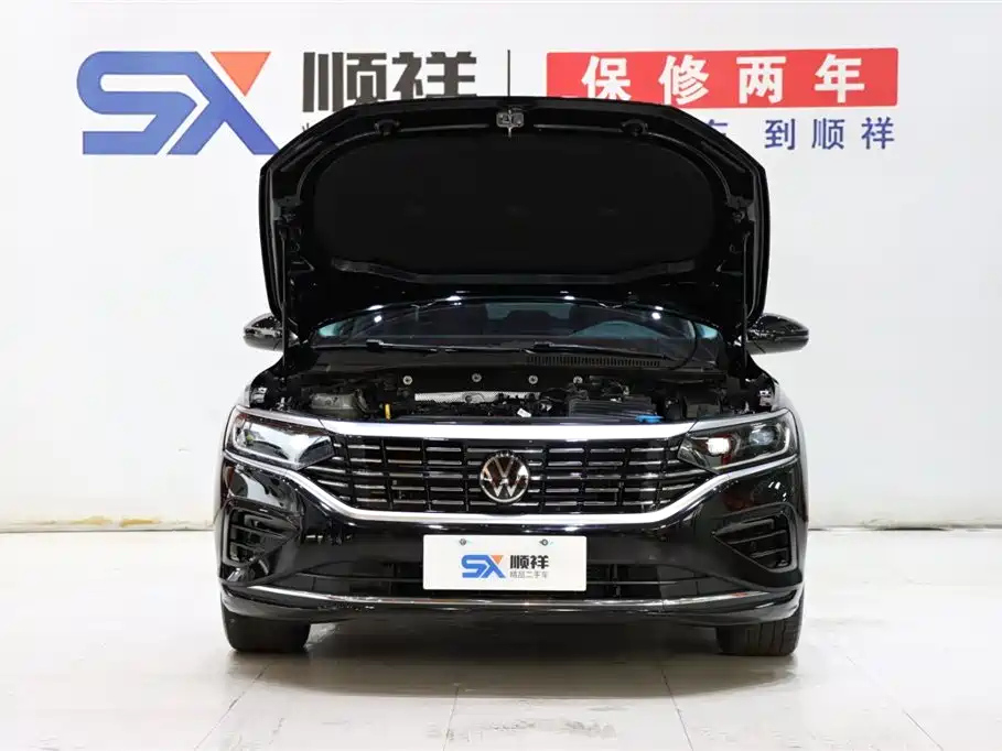 VOLKSWAGEN PASSAT 2024