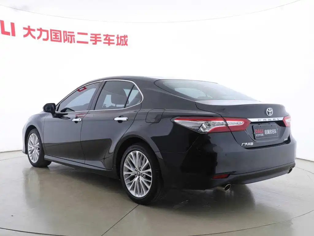 TOYOTA CAMRY 2020