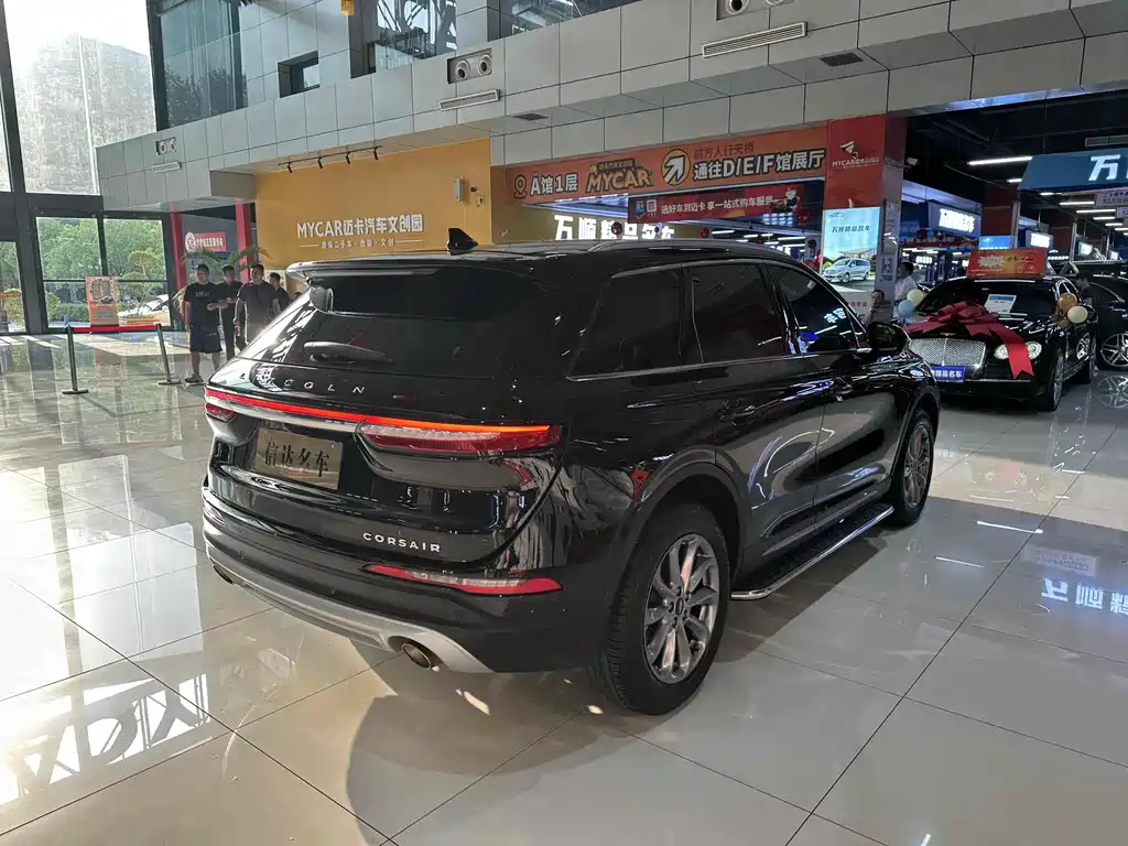 LINCOLN ADVENTURER 2021