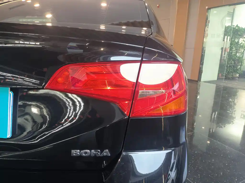 VOLKSWAGEN BORA 2018