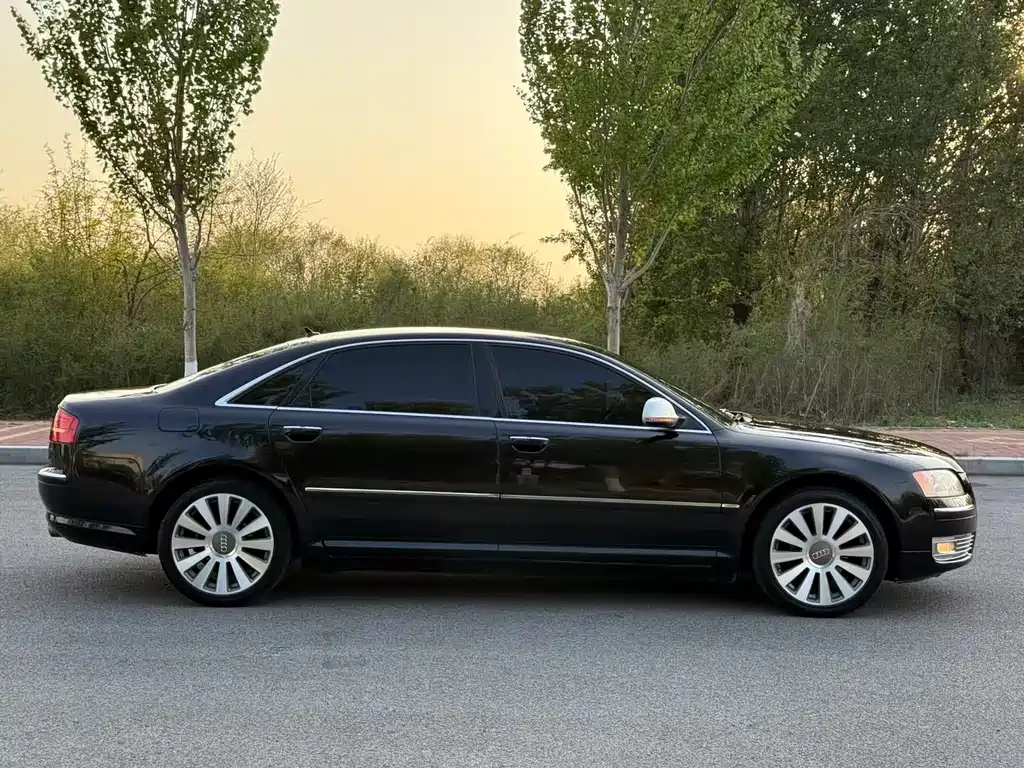AUDI A8 2010