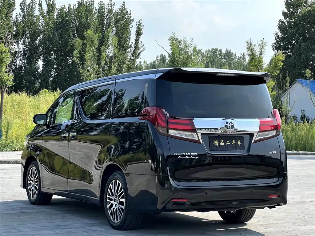 TOYOTA ALPHARD 2017
