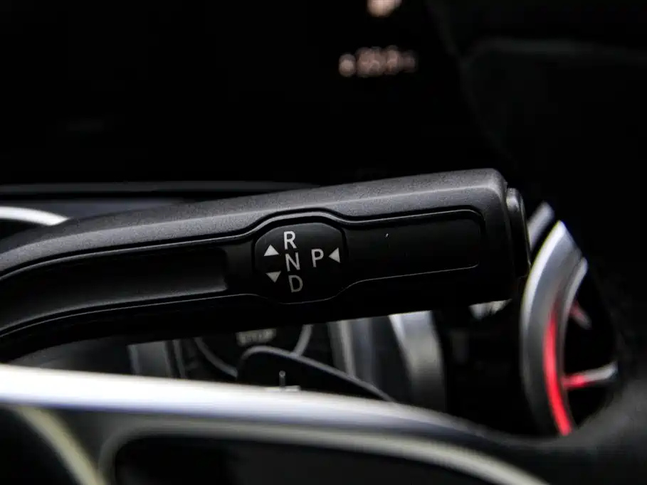 MERCEDES BENZ GLB 2023
