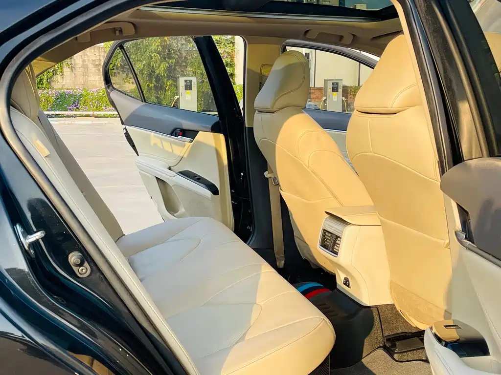 TOYOTA CAMRY 2020
