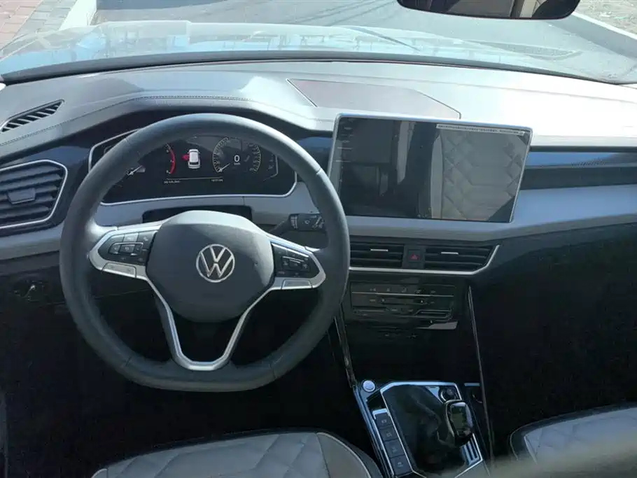 VOLKSWAGEN TAYRON 2024