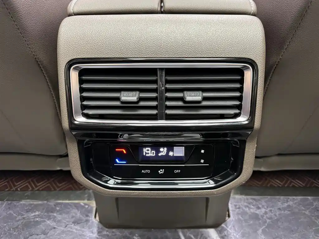 VOLKSWAGEN VILORAN 2022