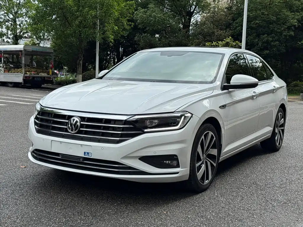 VOLKSWAGEN SAGITAR 2022