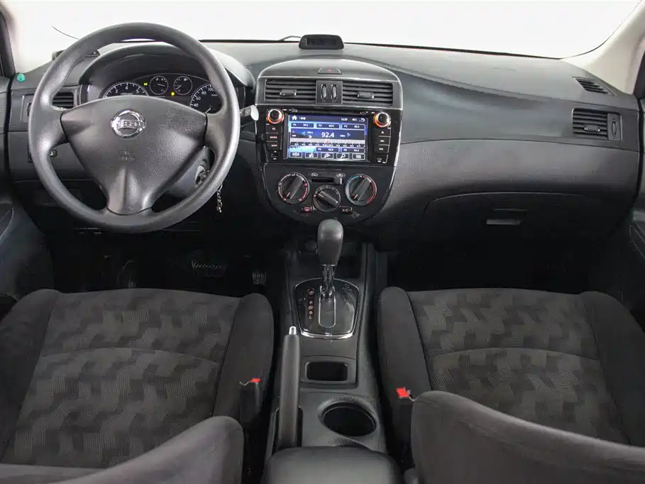 NISSAN TIIDA TIIDA 2015