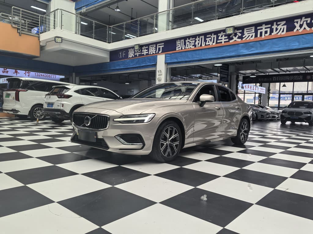 VOLVO S60 2022