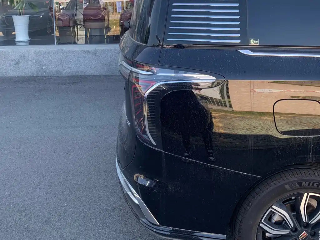 HONGQI HQ9 2023