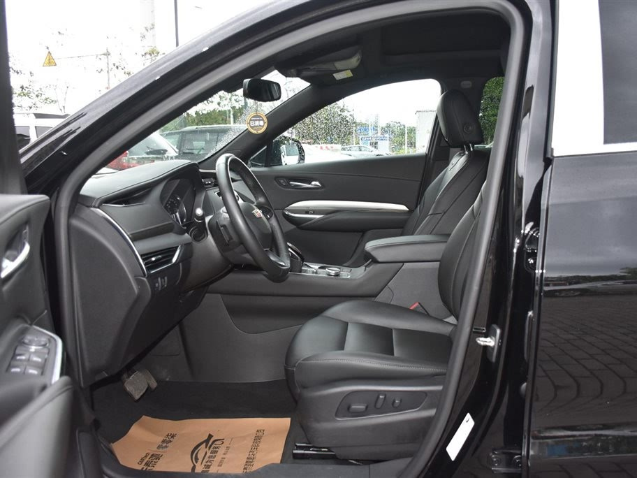 CADILLAC XT4 2021