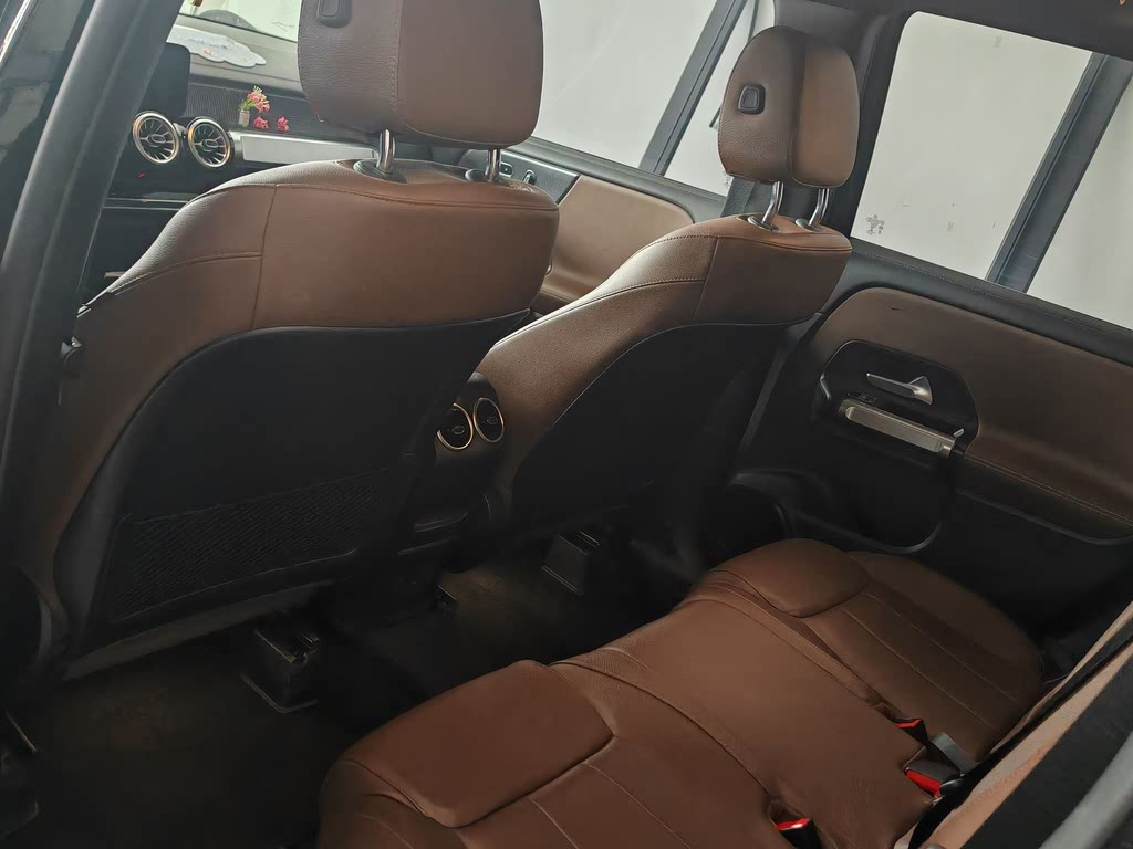 MERCEDES BENZ GLB 2023