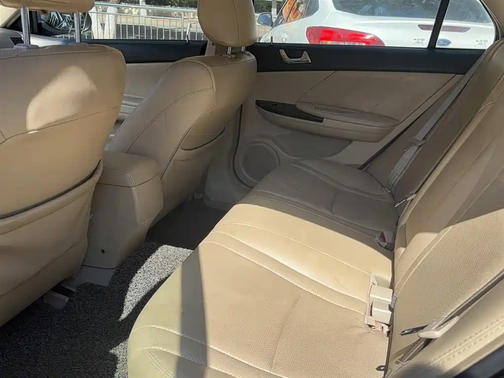 BYD G6 2013