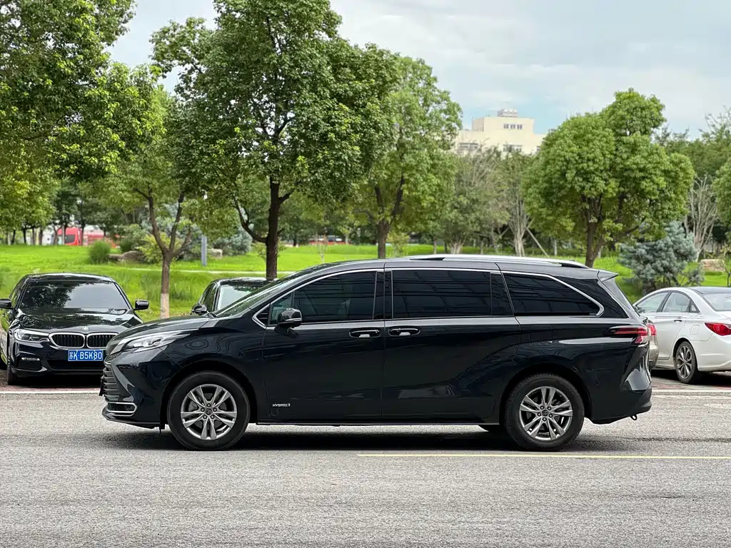 TOYOTA SIENNA SIENNA 2024
