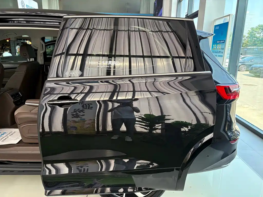 VOLKSWAGEN VILORAN 2024