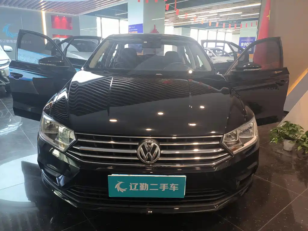 VOLKSWAGEN BORA 2018