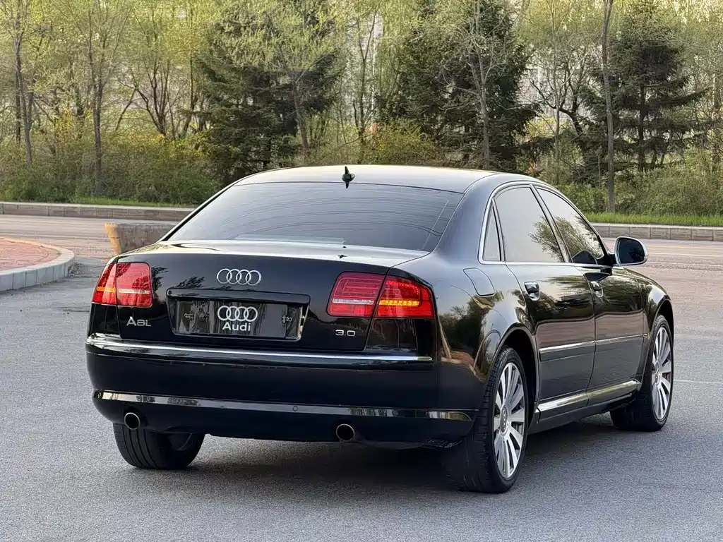 AUDI A8 2010