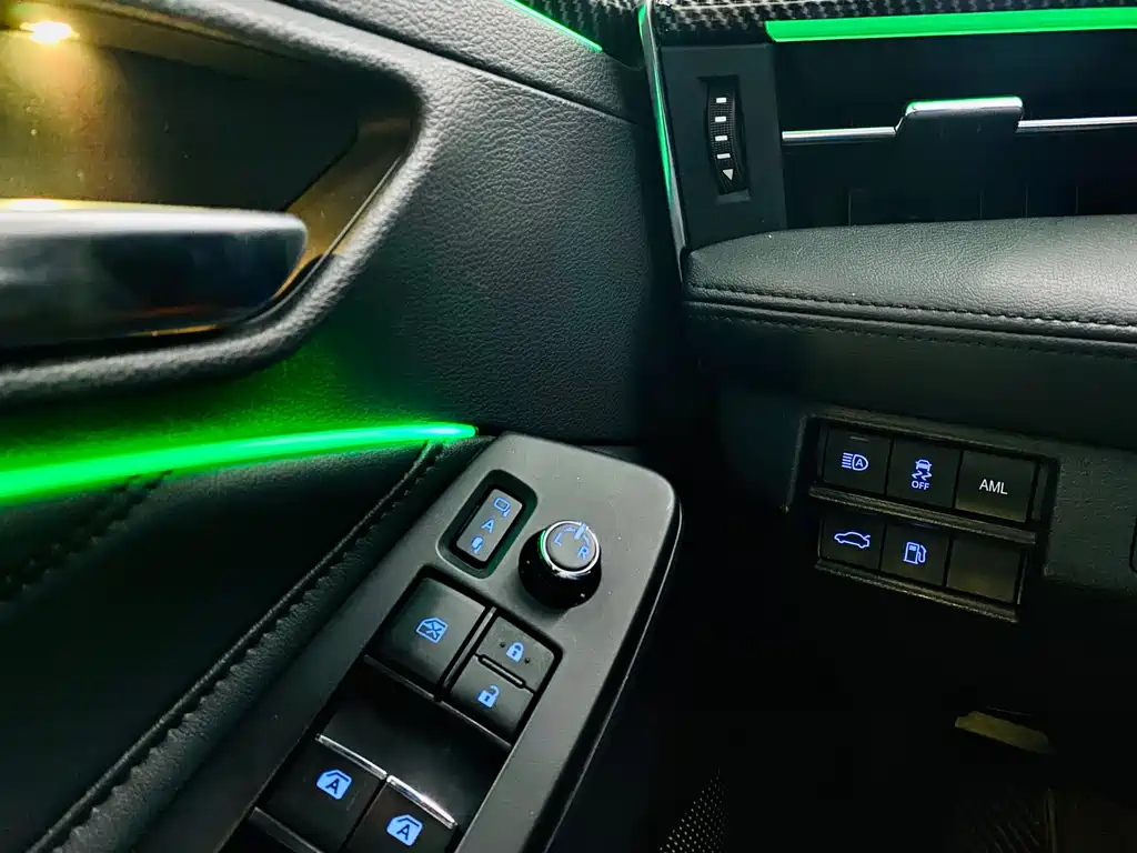 TOYOTA AVALON 2021