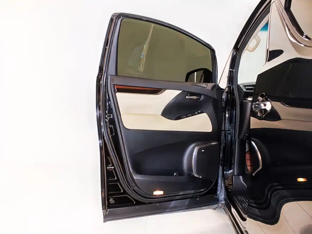 TOYOTA ALPHARD 2016