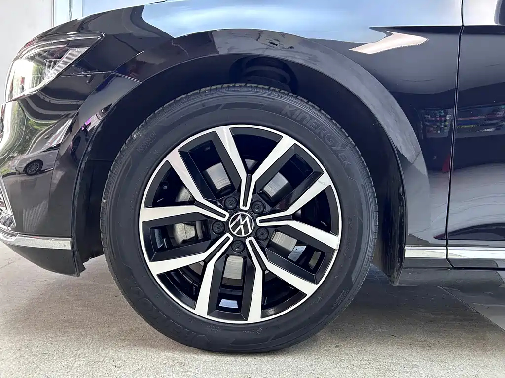 VOLKSWAGEN MAGOTAN 2020
