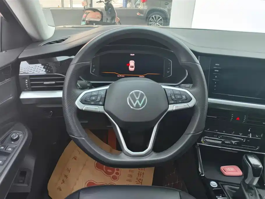 VOLKSWAGEN PASSAT 2022