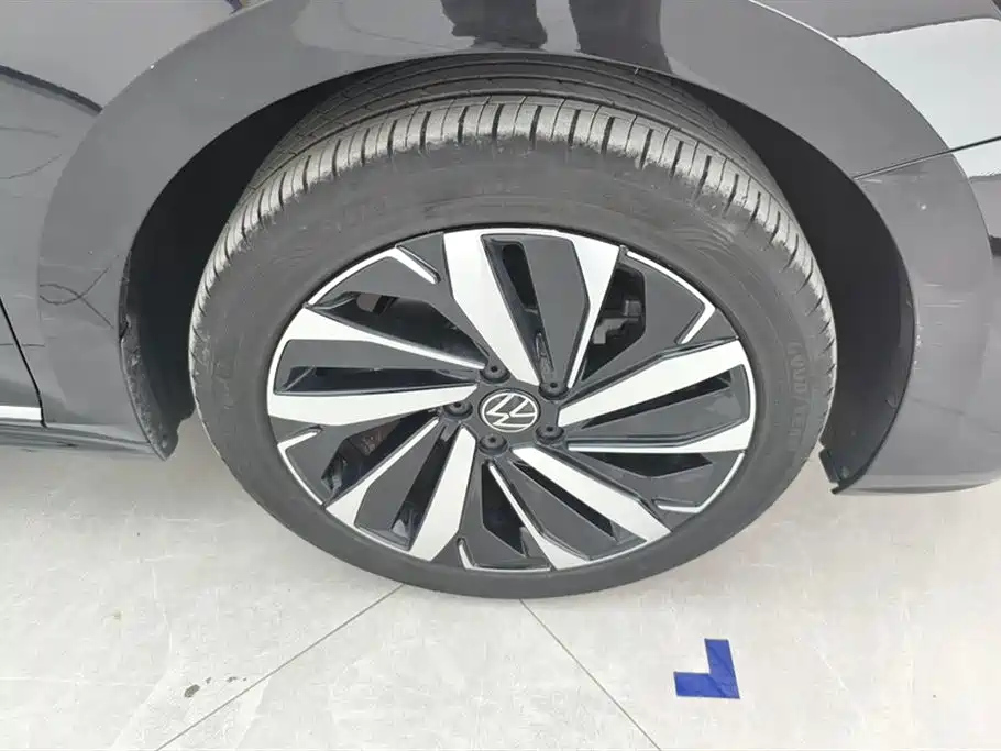 VOLKSWAGEN PASSAT 2022