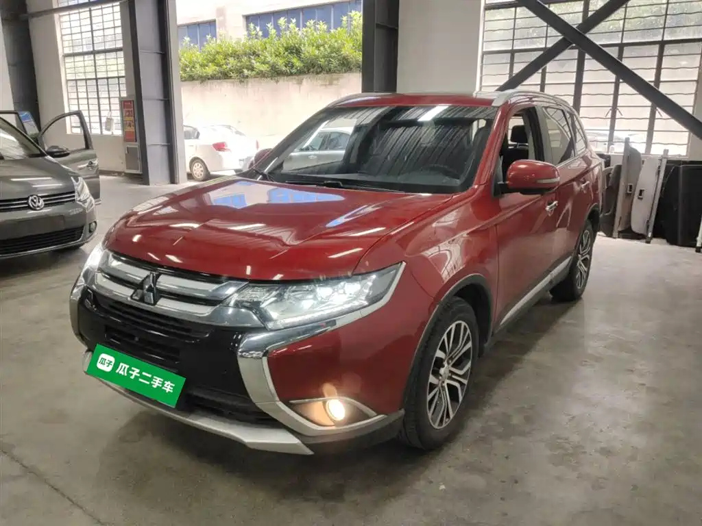MITSUBISHI OUTLANDER 2018
