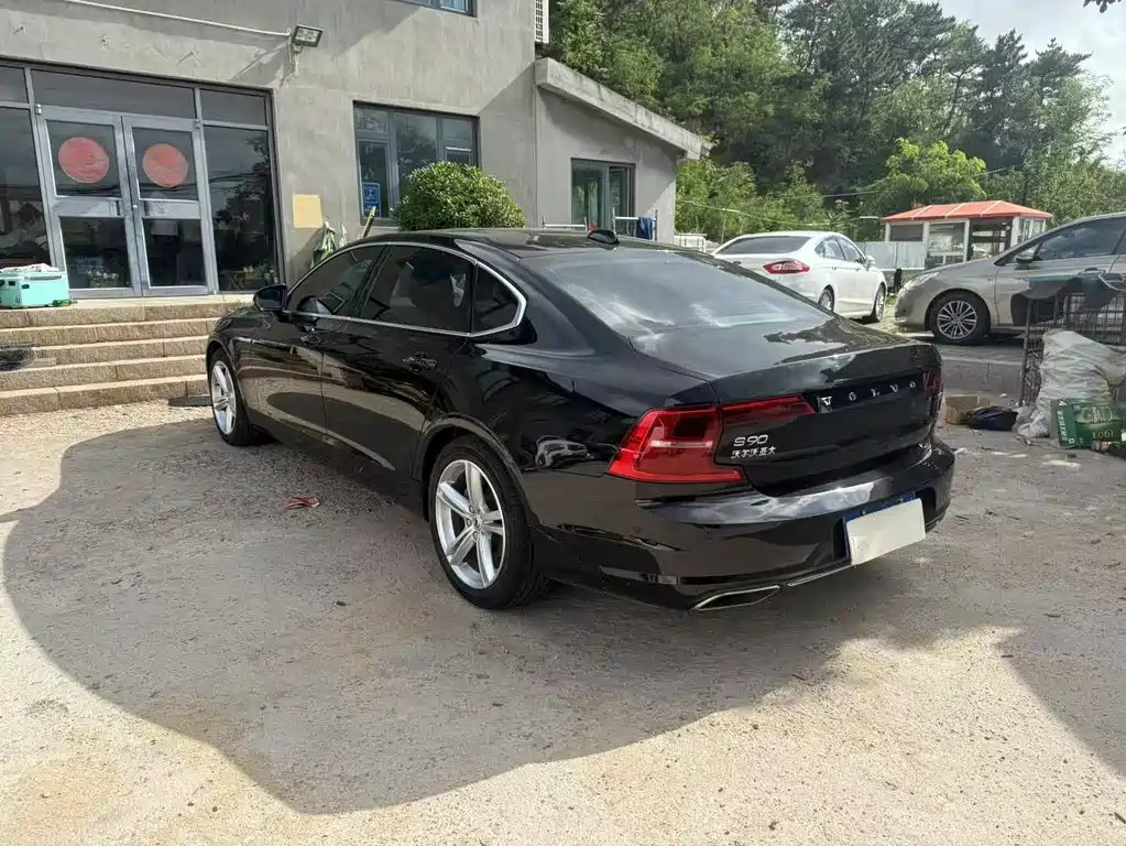 VOLVO S90 2018