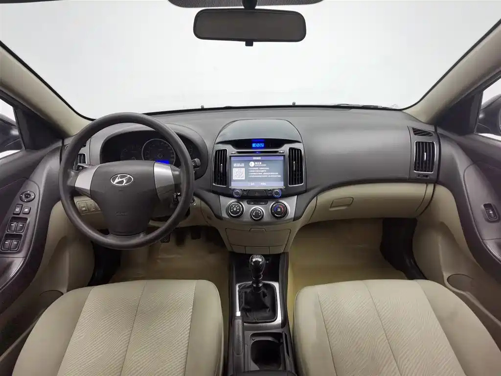 HYUNDAI CELESTA 2011