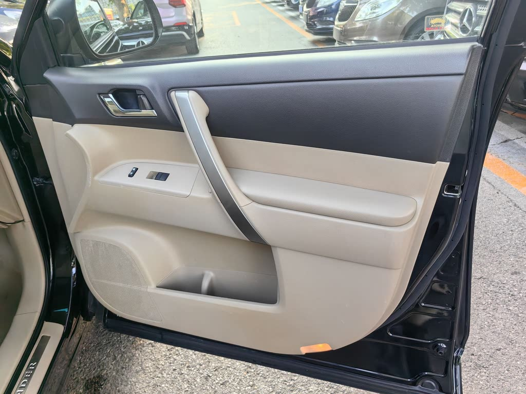 TOYOTA HIGHLANDER 2012