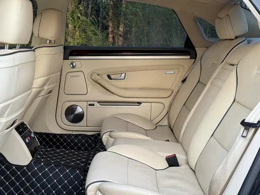 AUDI A8 2010