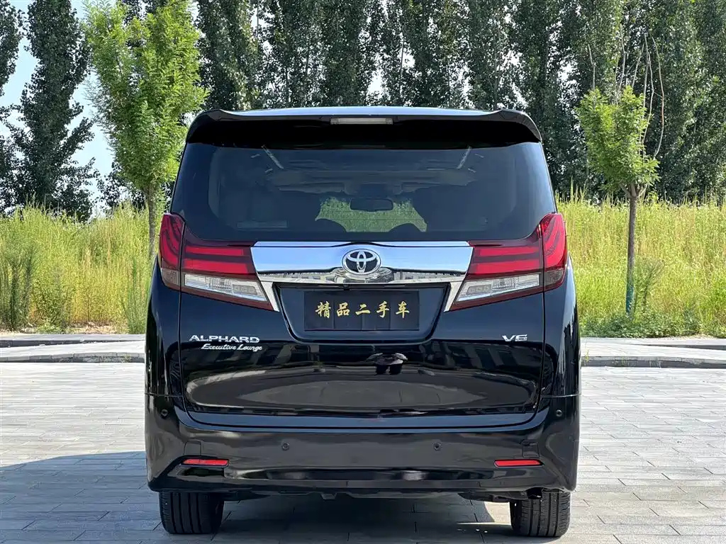 TOYOTA ALPHARD 2017