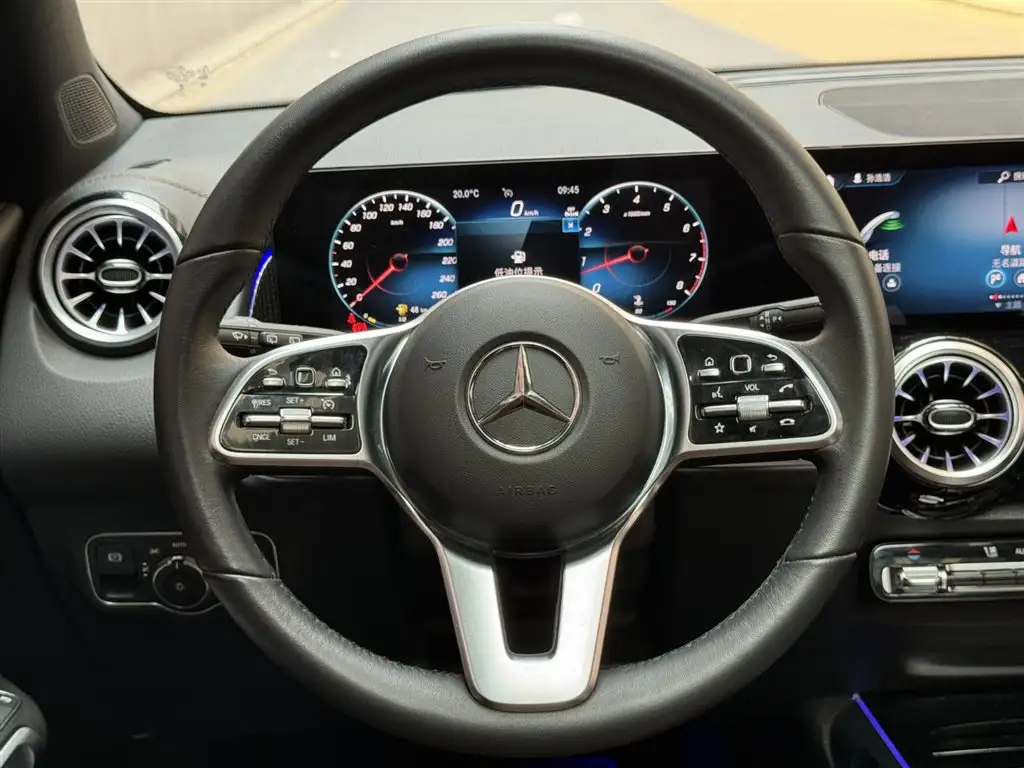 MERCEDES BENZ GLB 2023